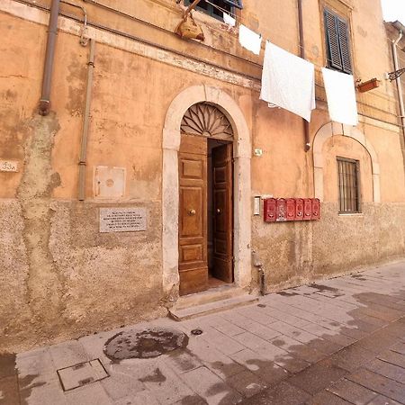 Onda Blu - Bilocale Con Aria Condizionata A Due Passi Dal Castello E Dal Torrione E Rivellino Διαμέρισμα Πιομπίνο Εξωτερικό φωτογραφία