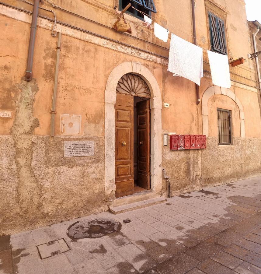 Onda Blu - Bilocale Con Aria Condizionata A Due Passi Dal Castello E Dal Torrione E Rivellino Διαμέρισμα Πιομπίνο Εξωτερικό φωτογραφία